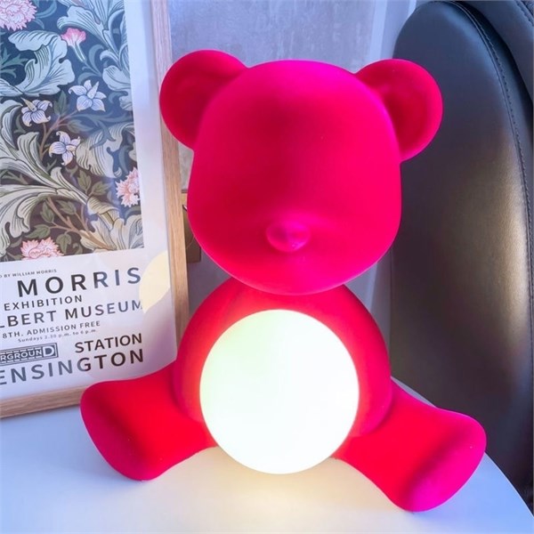 Дизайнерский беспроводной ночник Qeeboo «Teddy Girl» Velvet Edition (Fuchsia) 10093 - Onlainsale HOME